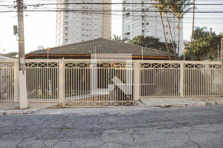 Casa à venda com 670m², 5 quartos e 6 vagasFachada