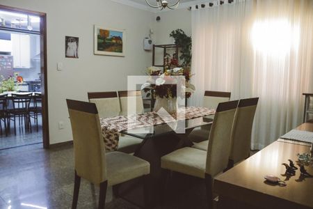 Casa à venda com 670m², 5 quartos e 6 vagasSala de Jantar