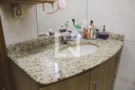 Casa à venda com 670m², 5 quartos e 6 vagasBanheiro da Suíte 2