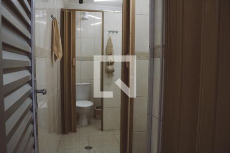 Casa à venda com 670m², 5 quartos e 6 vagasBanheiro churrasqueira