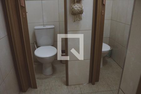 Casa à venda com 670m², 5 quartos e 6 vagasBanheiro churrasqueira