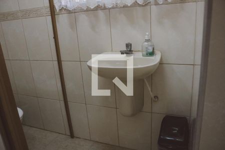 Casa à venda com 670m², 5 quartos e 6 vagasBanheiro churrasqueira