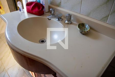 Casa para alugar com 412m², 4 quartos e 4 vagasBanheiro do Quarto 1