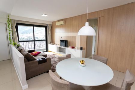 Sala de apartamento à venda com 2 quartos, 70m² em Jardim Botânico, Porto Alegre