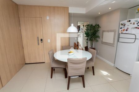 Sala de apartamento à venda com 2 quartos, 70m² em Jardim Botânico, Porto Alegre