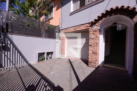 Casa à venda com 300m², 3 quartos e 2 vagasEntrada