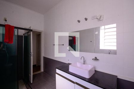 Casa à venda com 300m², 3 quartos e 2 vagasBanheiro 2
