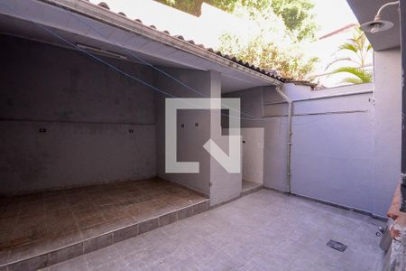Casa à venda com 300m², 3 quartos e 2 vagasÁrea de Serviço