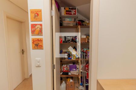 Casa de condomínio à venda com 102m², 3 quartos e 2 vagasDespensa