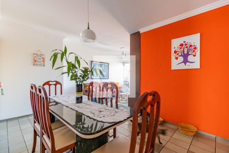 Detalhe da mesa e cadeiras de apartamento para alugar com 4 quartos, 130m² em Aflitos, Recife