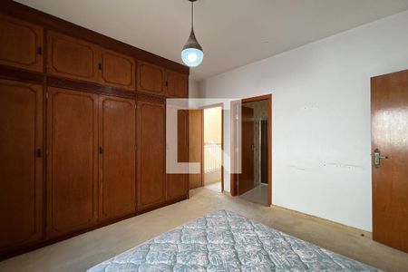 Casa à venda com 250m², 3 quartos e 2 vagasSuíte