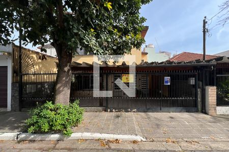 Casa à venda com 250m², 3 quartos e 2 vagasFachada