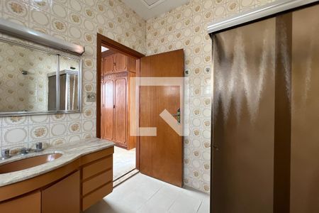 Casa à venda com 250m², 3 quartos e 2 vagasBanheiro da Suíte