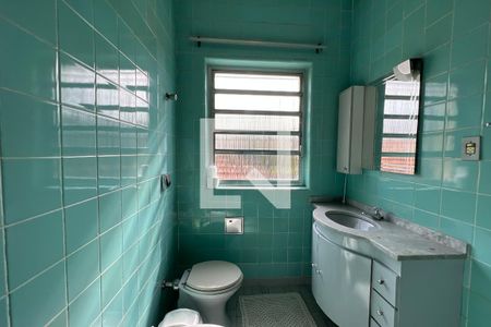 Casa à venda com 250m², 3 quartos e 2 vagasBanheiro