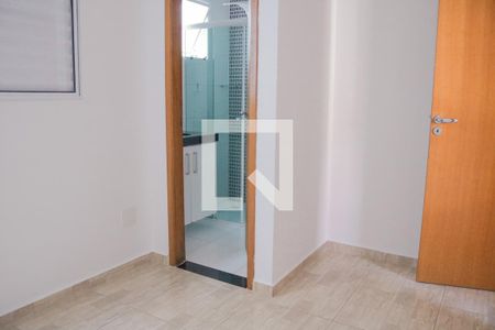 suite 1 de casa de condomínio para alugar com 2 quartos, 55m² em Vila Mazzei, São Paulo