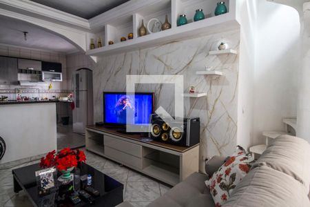 Sala de TV de casa à venda com 2 quartos, 200m² em Vila Porto, Barueri