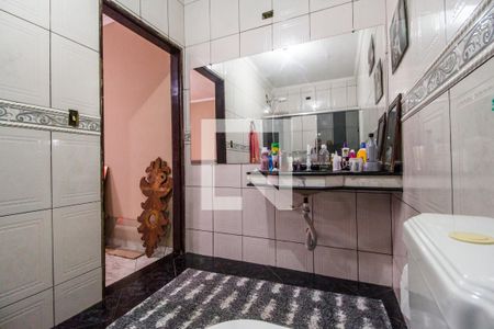 Banheiro da Suíte de casa à venda com 2 quartos, 200m² em Vila Porto, Barueri