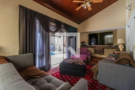 Sala de casa de condomínio à venda com 4 quartos, 800m² em Alphaville, Santana de Parnaíba