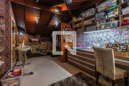 Casa de condomínio à venda com 800m², 4 quartos e 6 vagasSótão