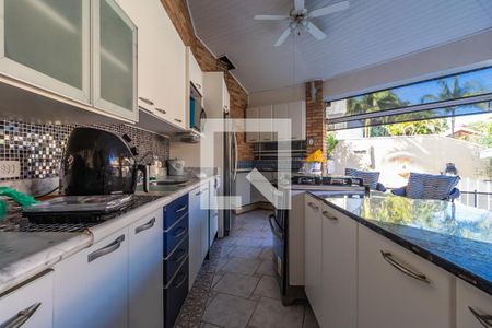 Casa de condomínio à venda com 800m², 4 quartos e 6 vagasEspaço Gourmet