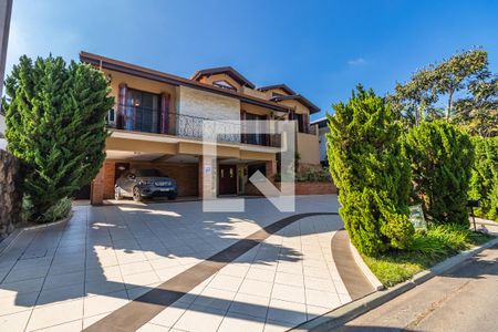 Casa de condomínio à venda com 800m², 4 quartos e 6 vagasFachada