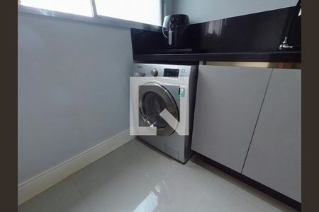 Apartamento à venda com 64m², 2 quartos e 1 vagaÁrea de Serviço