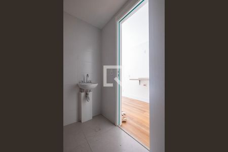 Banheiro de kitnet/studio para alugar com 1 quarto, 26m² em Pinheiros, São Paulo