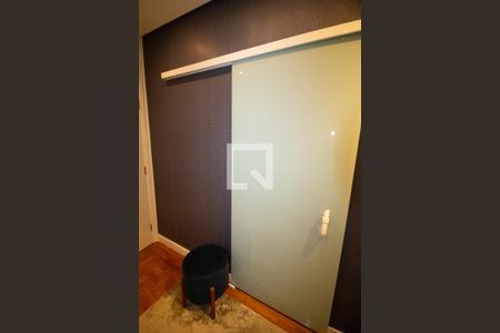 Apartamento à venda com 107m², 2 quartos e 1 vaga Apartamento à venda com 107m², 2 quartos e 1 vagaCloset da suíte