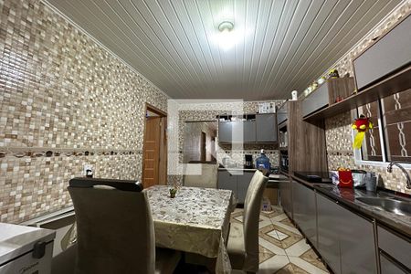 Casa à venda com 130m², 3 quartos e 2 vagasCozinha