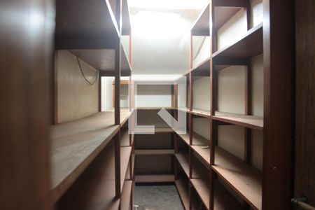 Casa à venda com 650m², 4 quartos e 4 vagasCloset