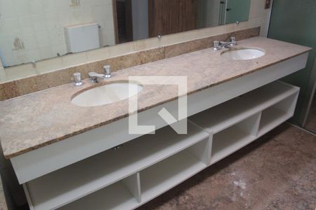 Casa à venda com 650m², 4 quartos e 4 vagasBanheiro