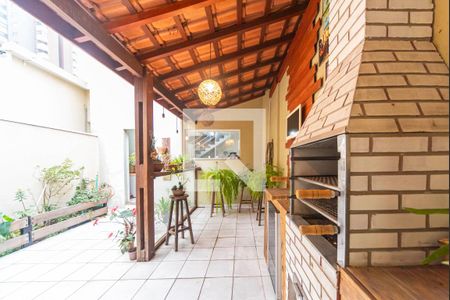 Casa à venda com 240m², 5 quartos e 4 vagasQuintal e Área Gourmet