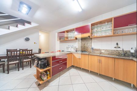 Casa à venda com 240m², 5 quartos e 4 vagasCopa e Cozinha