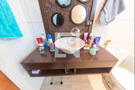 Casa à venda com 240m², 5 quartos e 4 vagasBanheiro do Quarto 4