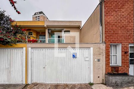 Casa à venda com 240m², 5 quartos e 4 vagasFachada
