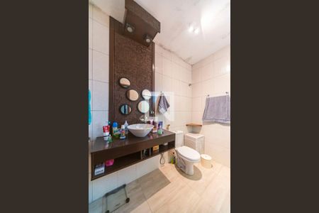 Casa à venda com 240m², 5 quartos e 4 vagasBanheiro do Quarto 4