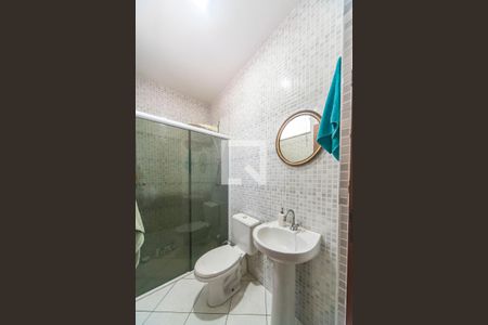 Casa à venda com 240m², 5 quartos e 4 vagasBanheiro do Quarto 2