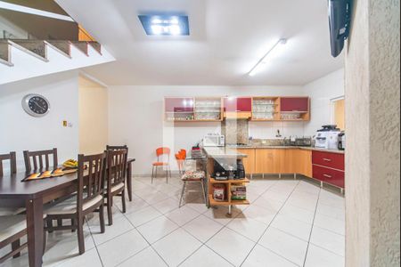 Casa à venda com 240m², 5 quartos e 4 vagasCopa e Cozinha