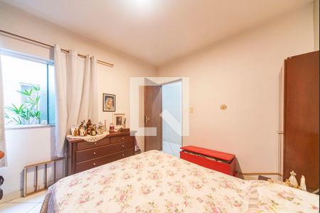 Casa à venda com 240m², 5 quartos e 4 vagasQuarto 1