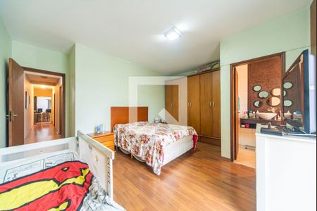 Casa à venda com 240m², 5 quartos e 4 vagasQuarto 4