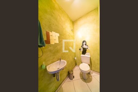 Casa à venda com 240m², 5 quartos e 4 vagasLavabo da Sala Superior