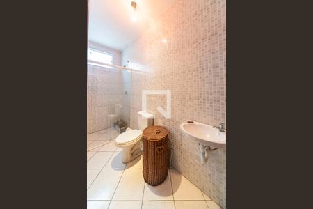 Casa à venda com 240m², 5 quartos e 4 vagasBanheiro do Quarto 3