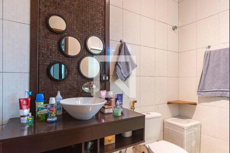 Casa à venda com 240m², 5 quartos e 4 vagasBanheiro do Quarto 4