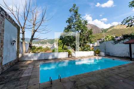 Casa à venda com 480m², 4 quartos e 2 vagasTerraço