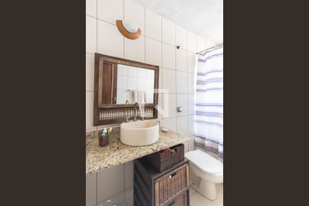 Casa à venda com 480m², 4 quartos e 2 vagasBanheiro Suíte 2 (segundo andar)