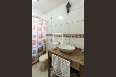 Casa à venda com 480m², 4 quartos e 2 vagasBanheiro  2 (segundo andar)