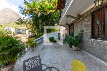 Casa à venda com 480m², 4 quartos e 2 vagasVaranda 1 (primeiro andar)