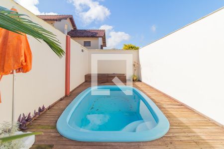 Casa à venda com 178m², 4 quartos e 2 vagasPiscina