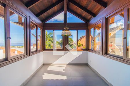 Casa à venda com 178m², 4 quartos e 2 vagasSalão de festas