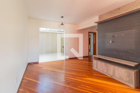 Sala de casa à venda com 4 quartos, 178m² em Espírito Santo, Porto Alegre